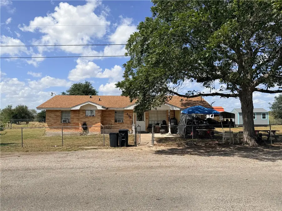 409 E St Mary Street, Skidmore, TX 78389 - #2