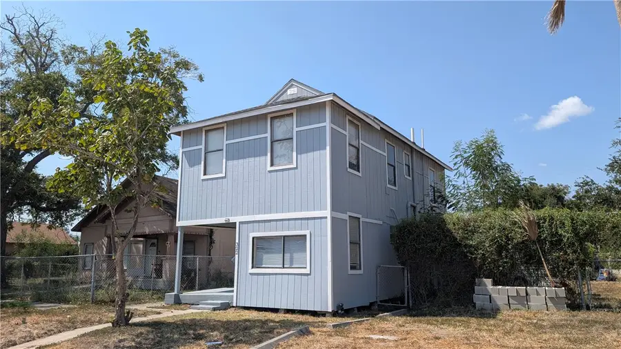 322 E Henrietta Avenue, Kingsville, TX 78363 - #2