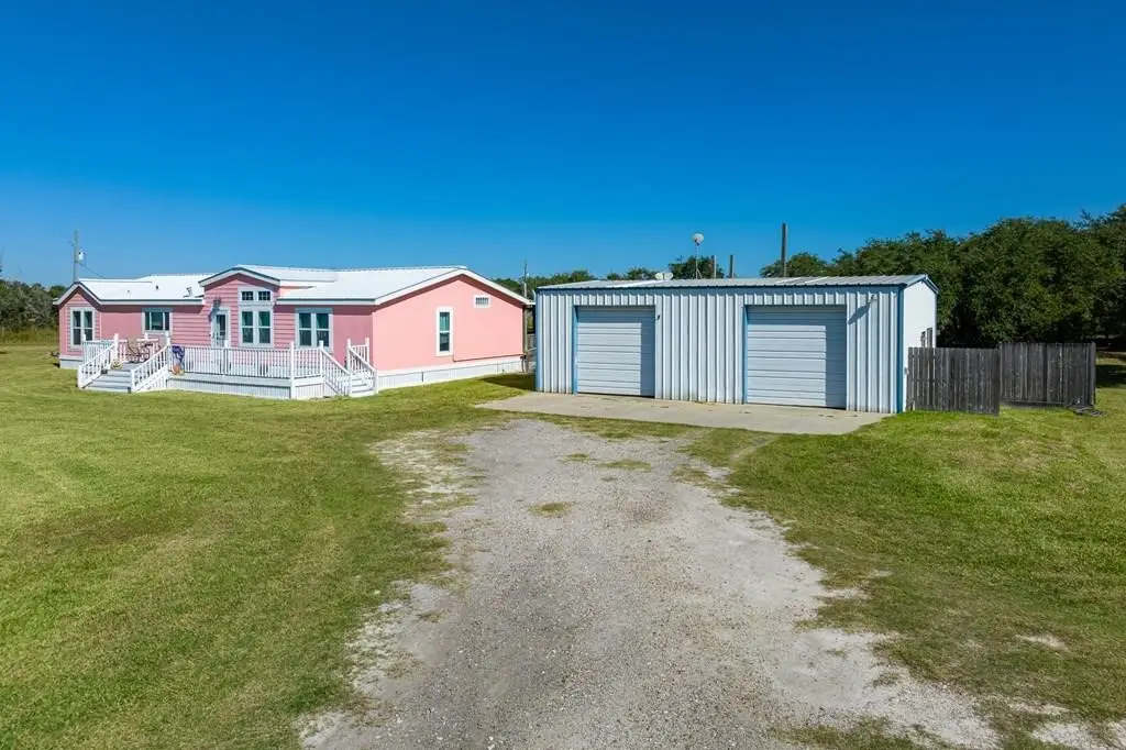 1140 W Beasley Avenue, Aransas Pass, TX 78336 - #1