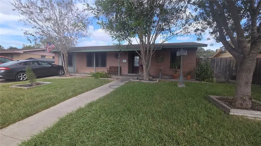 1004 S 17th Street, Kingsville, TX 78363 - #2