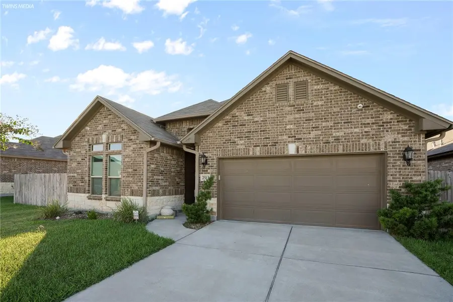 2513 Las Estrellas Street, Corpus Christi, TX 78414 - #2