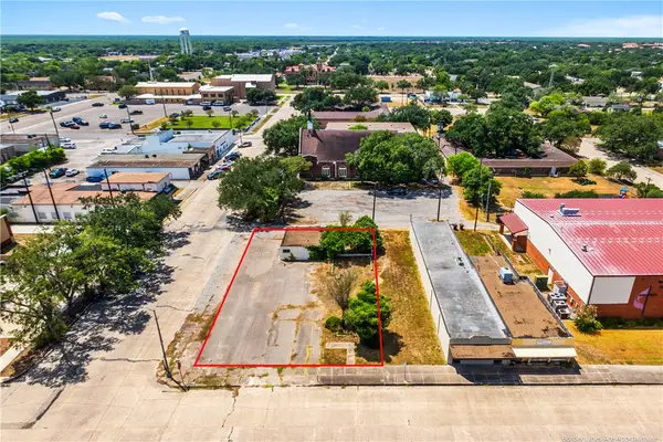 105 N 5th Street, Kingsville, TX 78363