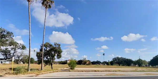 400 E Caesar Avenue E, Kingsville, TX 78363