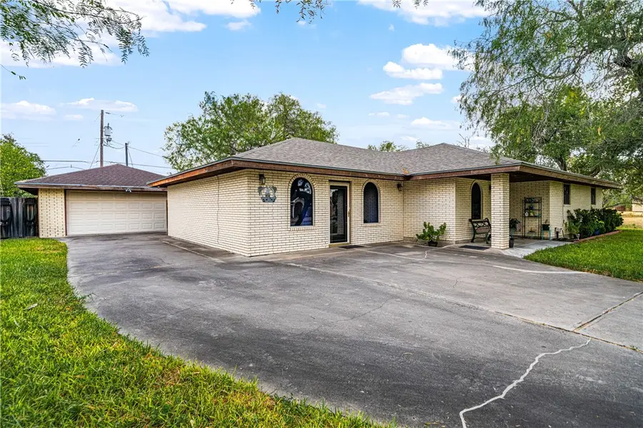 210 W Avenue D Avenue, Kingsville, TX 78363 - #3