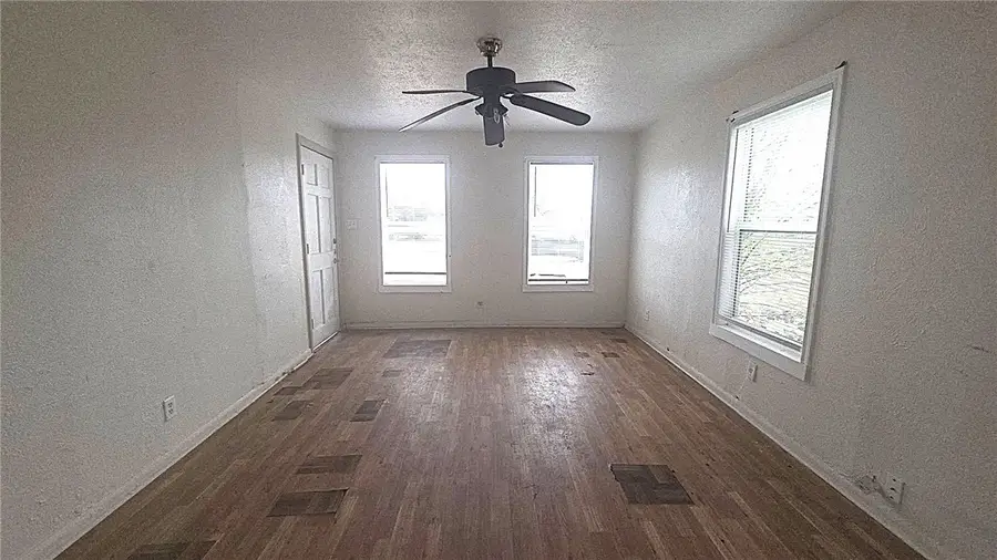 176 W Avenue D Avenue, Kingsville, TX 78363 - #2