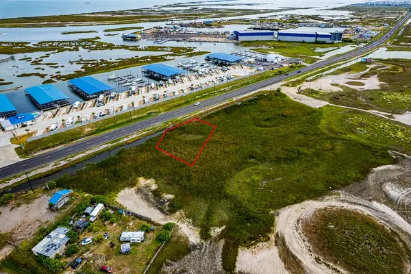 2128 S Doughty Street, Rockport, TX 78382
