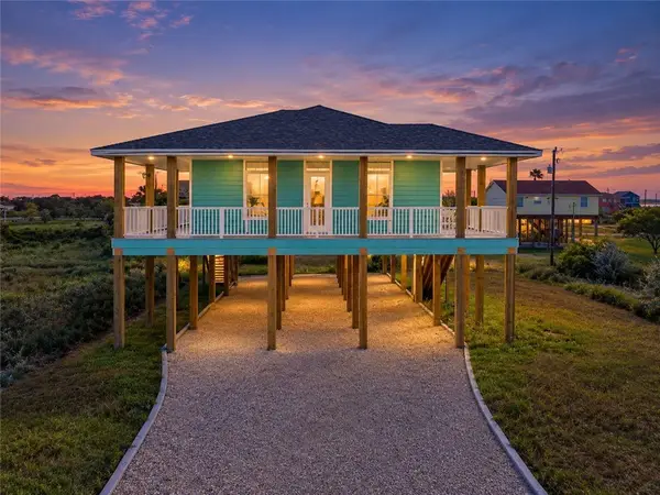 130 West Glen Oak Lane, Rockport, TX 78382