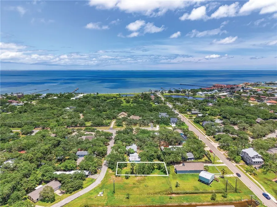 210 Timber Lane, Rockport, TX 78382 - #2