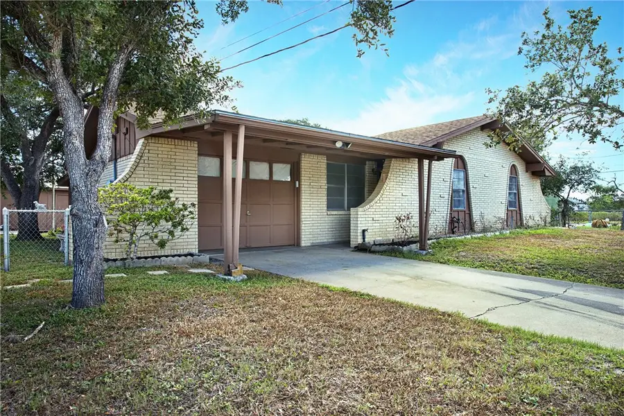 803 Avenue H, Sinton, TX 78387 - #2