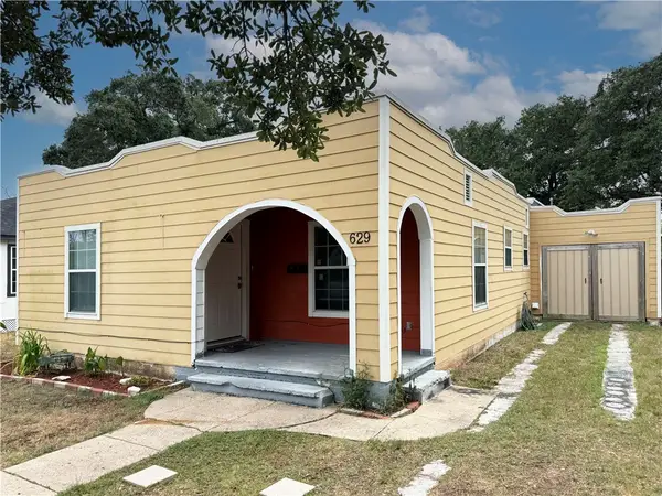 629 W Yoakum Avenue, Aransas Pass, TX 78336