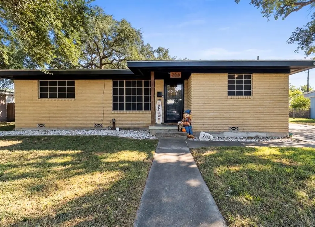 708 E Main Street, Sinton, TX 78387 - #1