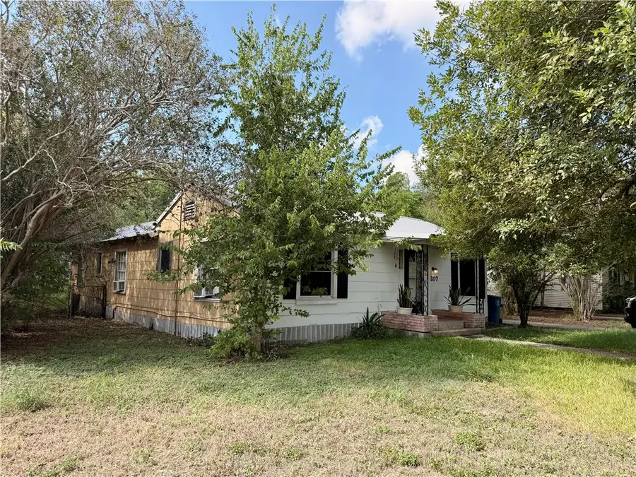 207 W Houston, Refugio, TX 78377 - #3