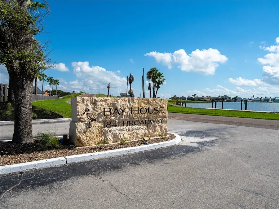 2404 Bayhouse Drive, Rockport, TX 78382 - #2