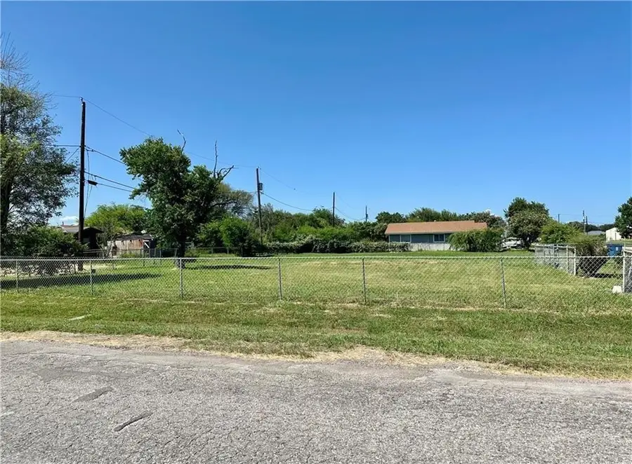 2713 El Paso Avenue, Ingleside, TX 78362 - #2