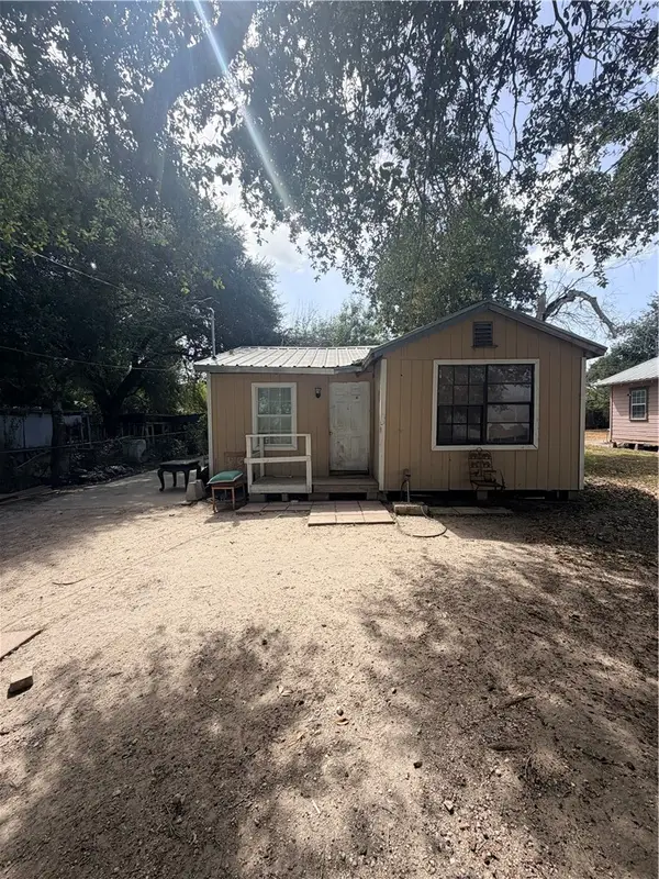 309 Laurel Street, Alice, TX 78332