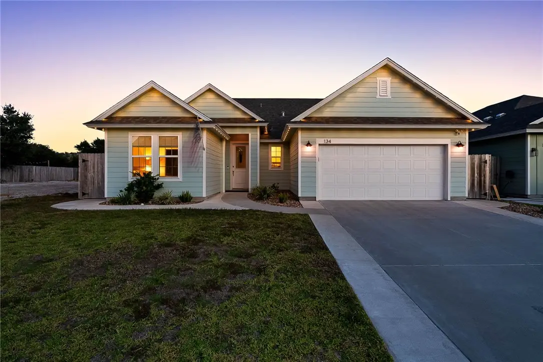 134 Broad Oak Drive, Rockport, TX 78382 - #1