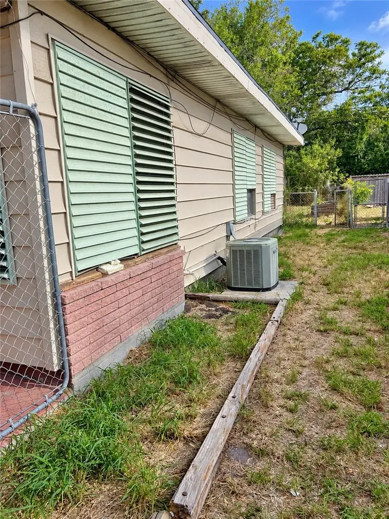 3934 Lamont Street, Corpus Christi, TX 78415 - #2