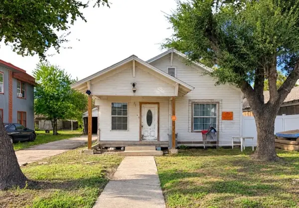 325 E Avenue C, Robstown, TX 78380