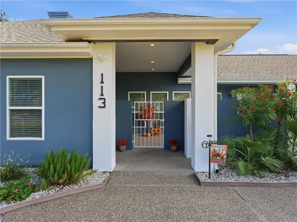 113 Cedar Ridge Drive, Rockport, TX 78382