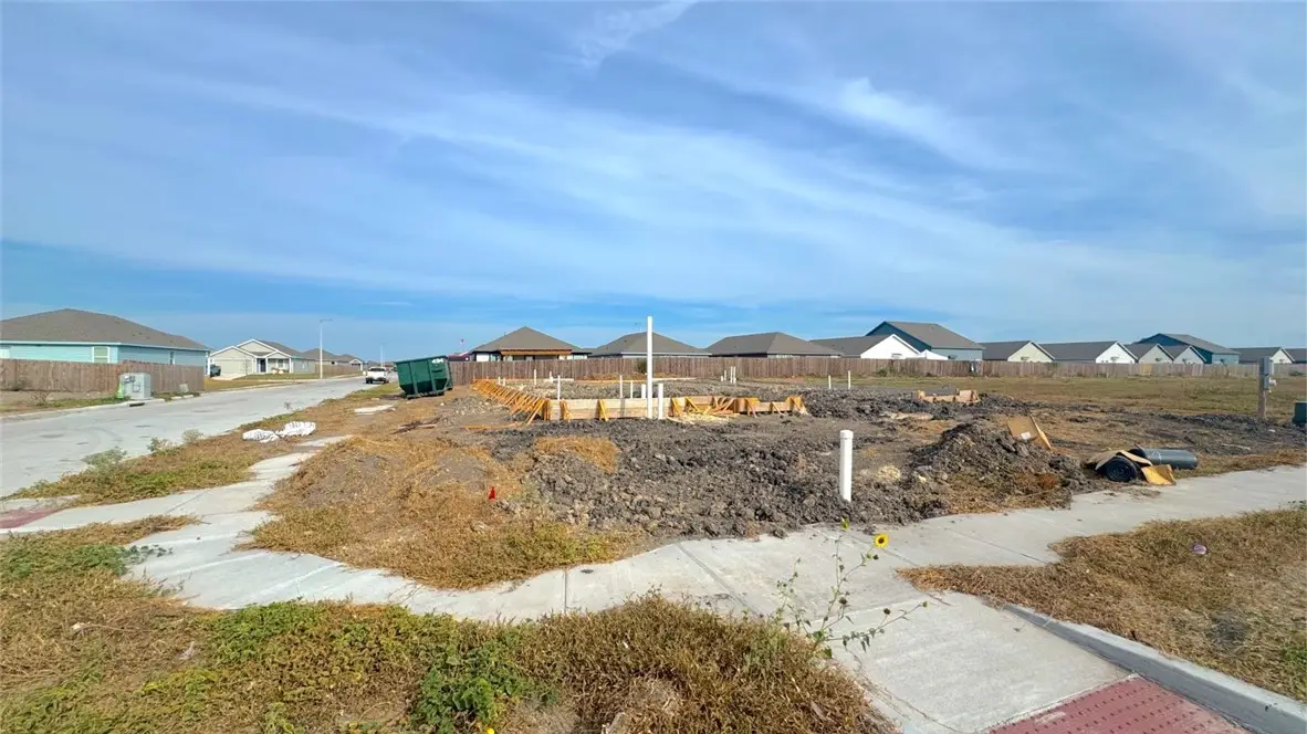 2782 Lady Andrea Drive, Corpus Christi, TX 78415 - #1