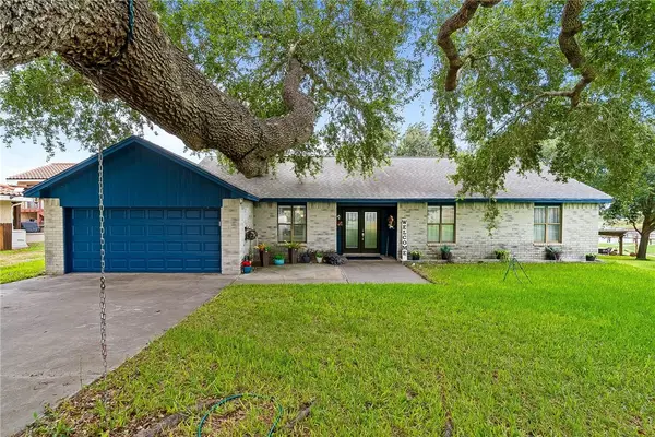 301 Lakeshore Drive, Sandia, TX 78383