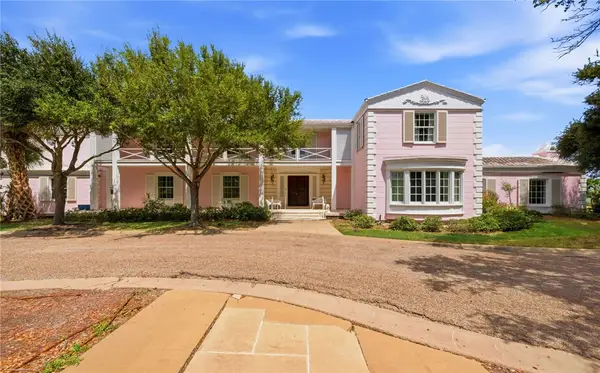 4002 Ocean Drive, Corpus Christi, TX 78411