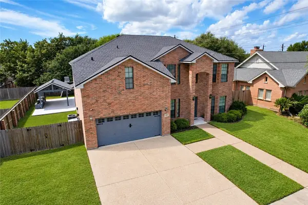 202 Augusta Drive, Portland, TX 78374