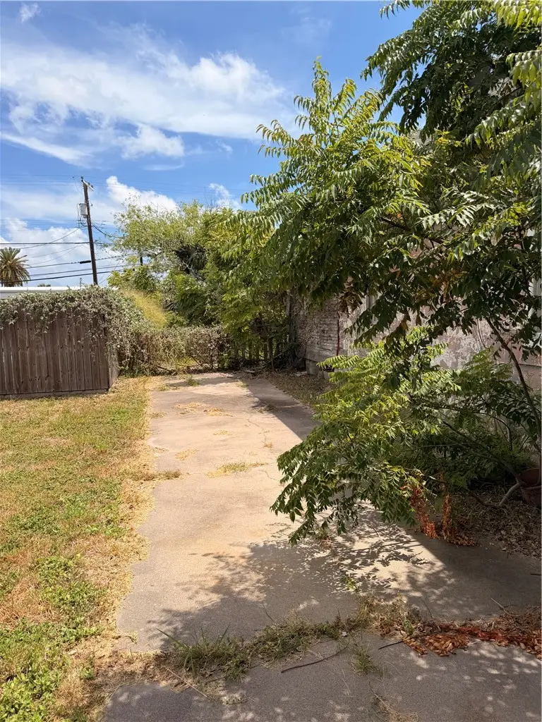 1027 S Houston Street, Aransas Pass, TX 78336 - #3