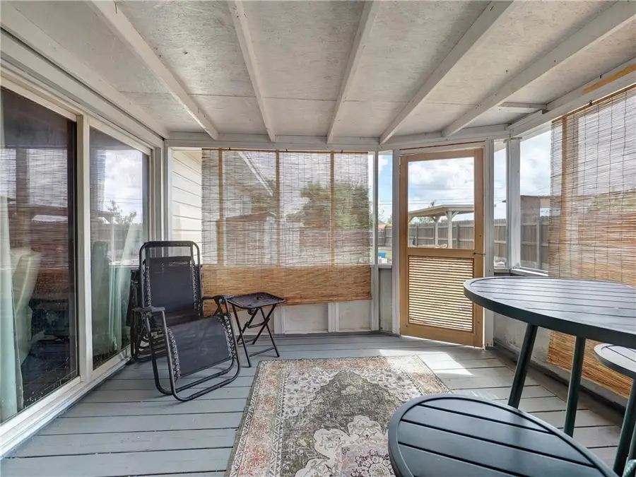 251 S 9th Street, Aransas Pass, TX 78336 - #2