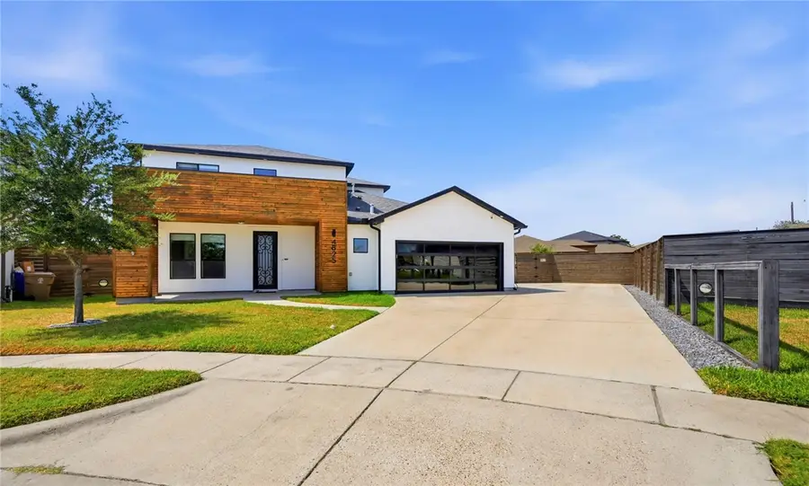 4825 Del Paseo Street, Corpus Christi, TX 78411 - #2