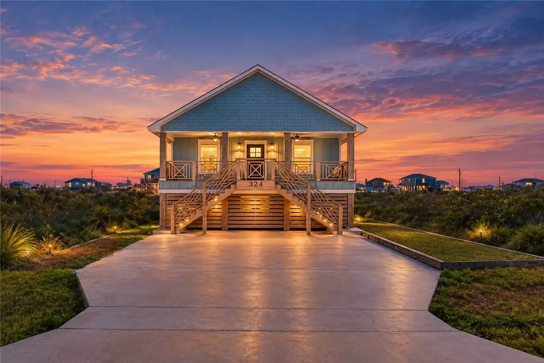 324 W Live Oak Lane, Rockport, TX 78382 - #1