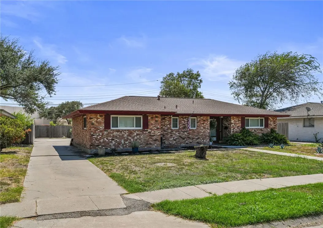 214 Driftwood Dr, Portland, TX 78374 - #1