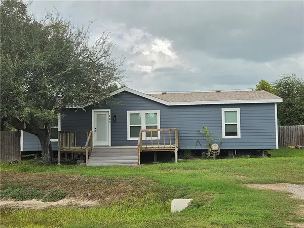 121 Copano Heights Boulevard, Rockport, TX 78382