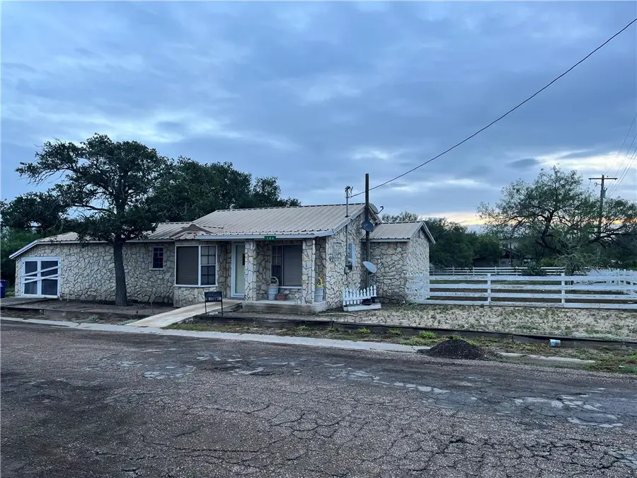 506 Rosita Street, Freer, TX 78357 - #3