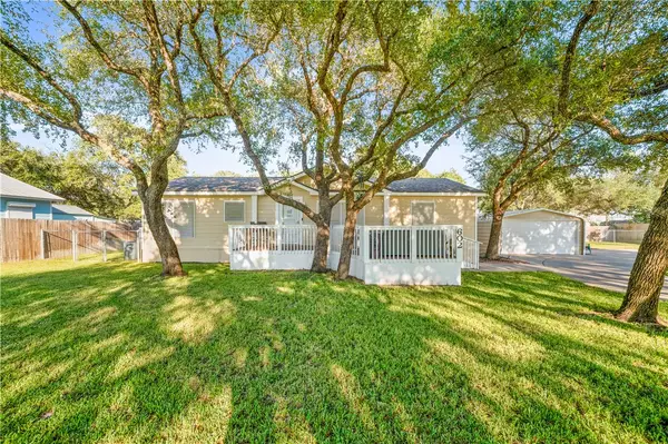 602 Pine Avenue, Rockport, TX 78382