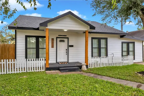 726 W Richard Avenue, Kingsville, TX 78363