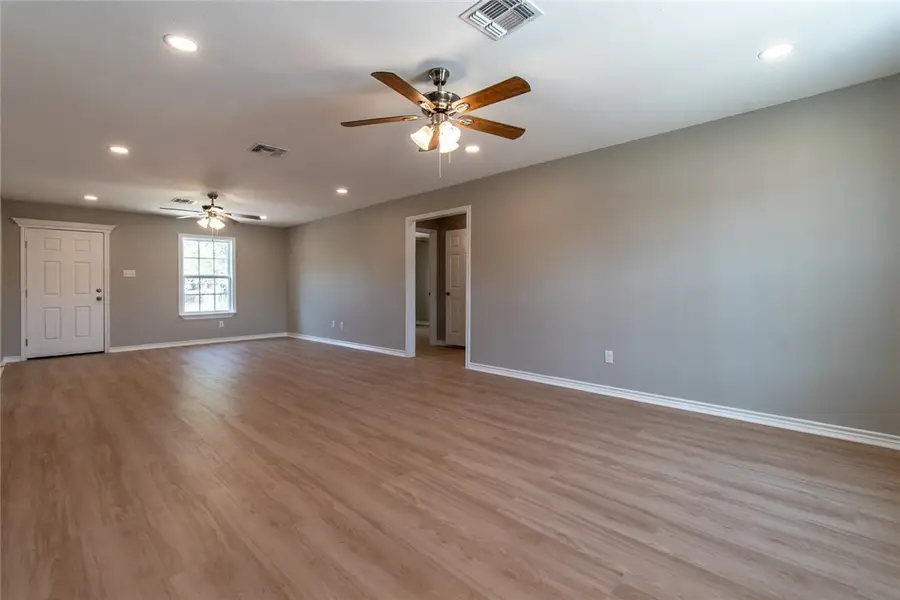 905 N Pearl Street, Rockport, TX 78382 - #2
