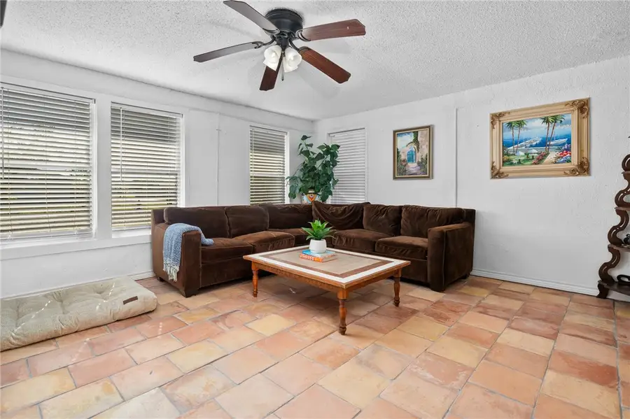 2475 Avenue E E, Ingleside, TX 78362 - #2