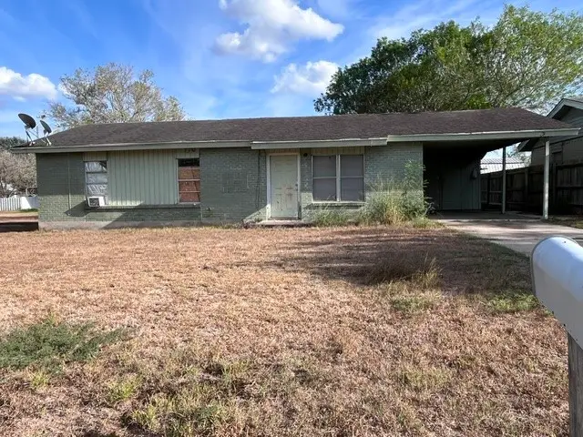910 S Frans Street, Hebbronville, TX 78361 - #1