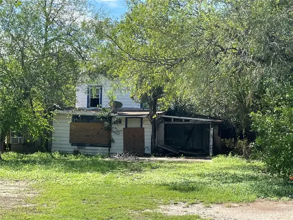 627 W Avenue B, Kingsville, TX 78363