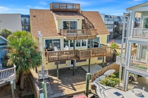 1010 Private Road E, Port Aransas, TX 78373