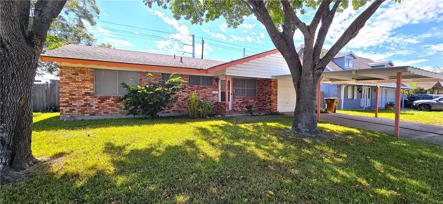 5813 Woodhaven Drive, Corpus Christi, TX 78412 - #2
