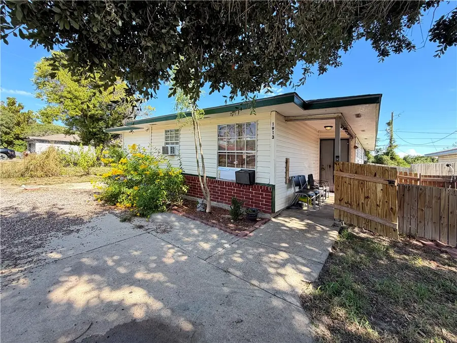 1913 Sandy Way, Corpus Christi, TX 78418 - #2