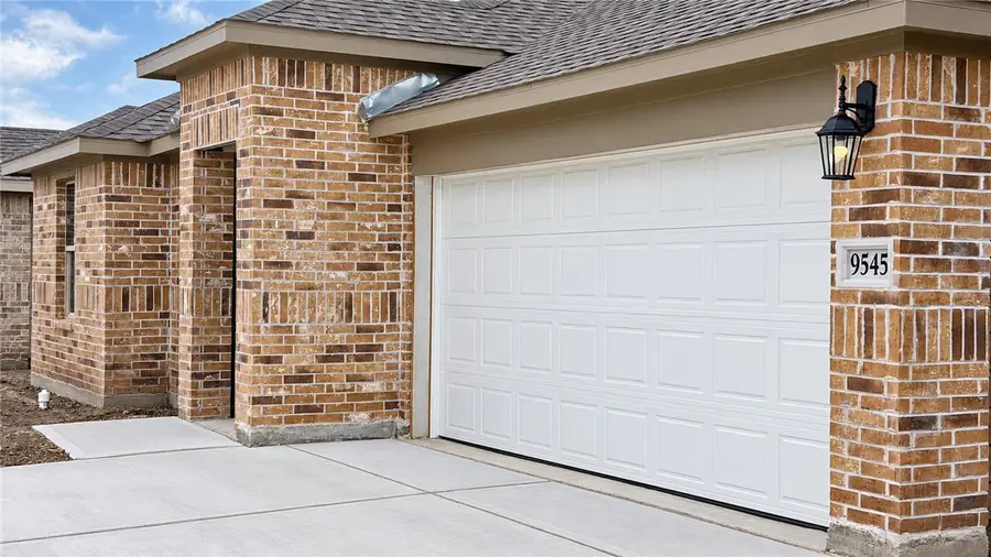 9545 Swedish Oak Drive, Corpus Christi, TX 78410 - #2