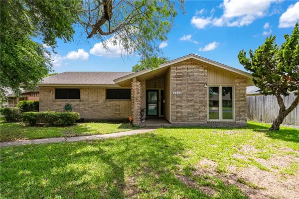 135 Granby Place, Portland, TX 78374