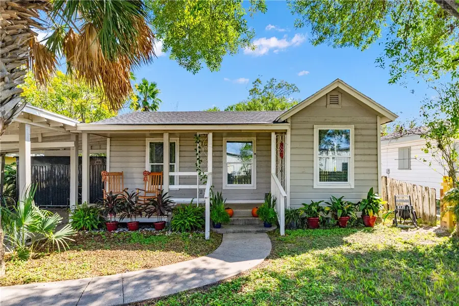 1021 E B Avenue, Kingsville, TX 78363 - #2