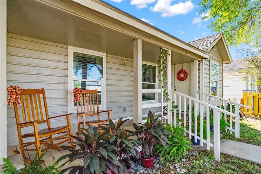 1021 E B Avenue, Kingsville, TX 78363 - #3