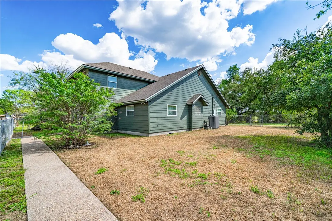 1220 W Johnston Avenue, Kingsville, TX 78363 - #1