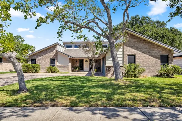 213 Seco Drive, Portland, TX 78374