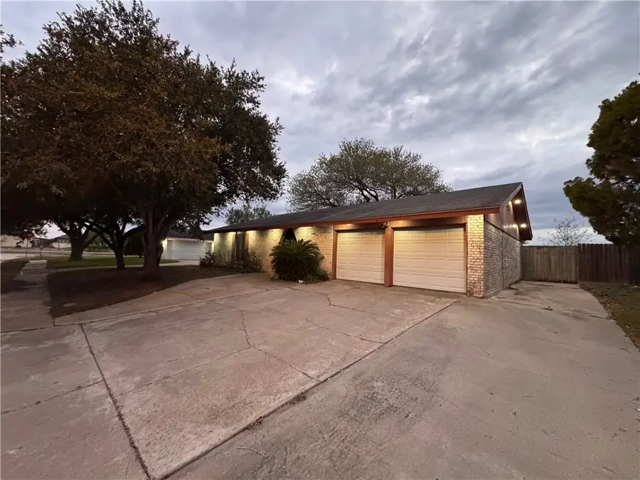 1025 S 21st Street, Kingsville, TX 78363 - #3